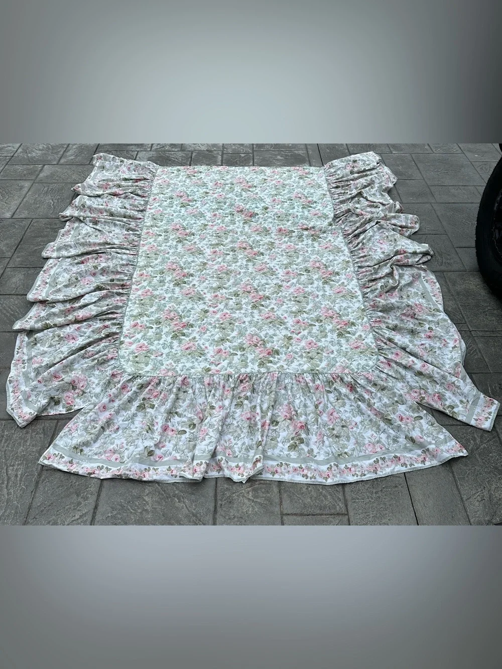 VTG Laura Ashley Full Cottage Rose Floral Comforter Quilt with Built In Bedskirt